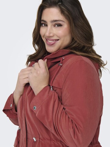 Parka di mezza stagione 'CARNewstarline' di ONLY Carmakoma in rosso