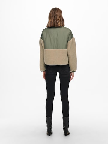 ONLY Between-Season Jacket 'ARIKO' in Green