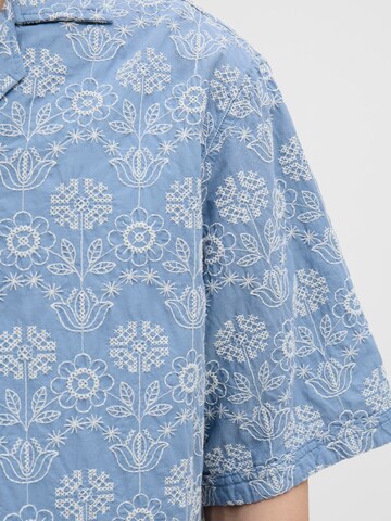 JACK & JONES Comfort fit Button Up Shirt in Blue