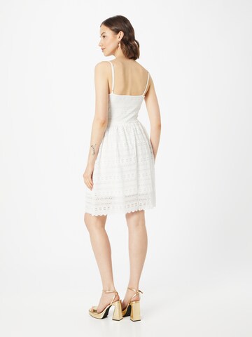 Robe d’été 'AGNES' VILA en blanc