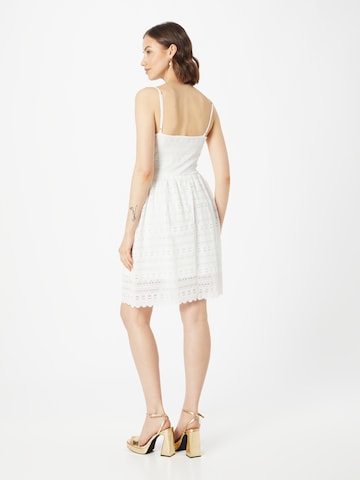 Robe d’été 'AGNES' VILA en blanc