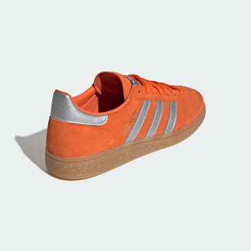 ADIDAS ORIGINALS Rövid szárú sportcipők 'Handball Spezial' - narancs