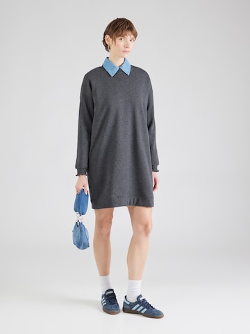 Robe 'PCPATRICE' PIECES en gris