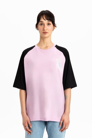 T-shirt UNIQVIBE en rose : devant