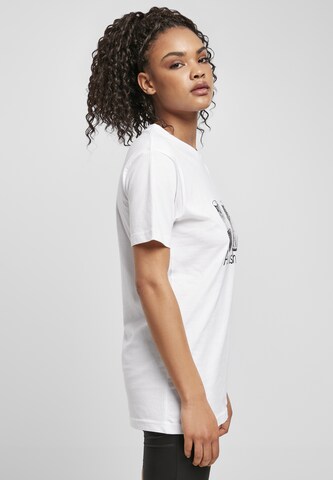 Merchcode T-Shirt 'Reblika' in Weiß