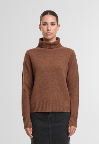 Pull-over FYNCH-HATTON en marron : devant