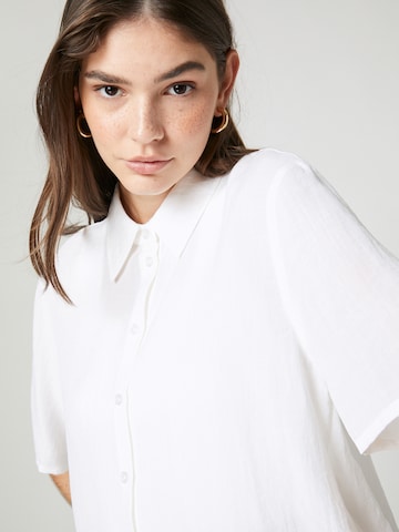 florence by mills exclusive for ABOUT YOU Blouse 'Misty Morning' in White