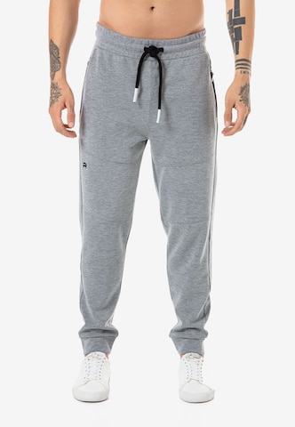 Redbridge Regular Pants 'Filton' in Grey: front