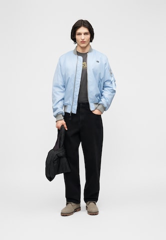 ALPHA INDUSTRIES Демисезонная куртка 'World MA-1' в Синий