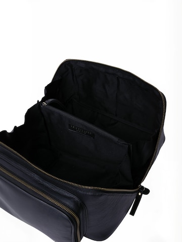 RE:DESIGNED Shopper ' Sally ' in Black: top