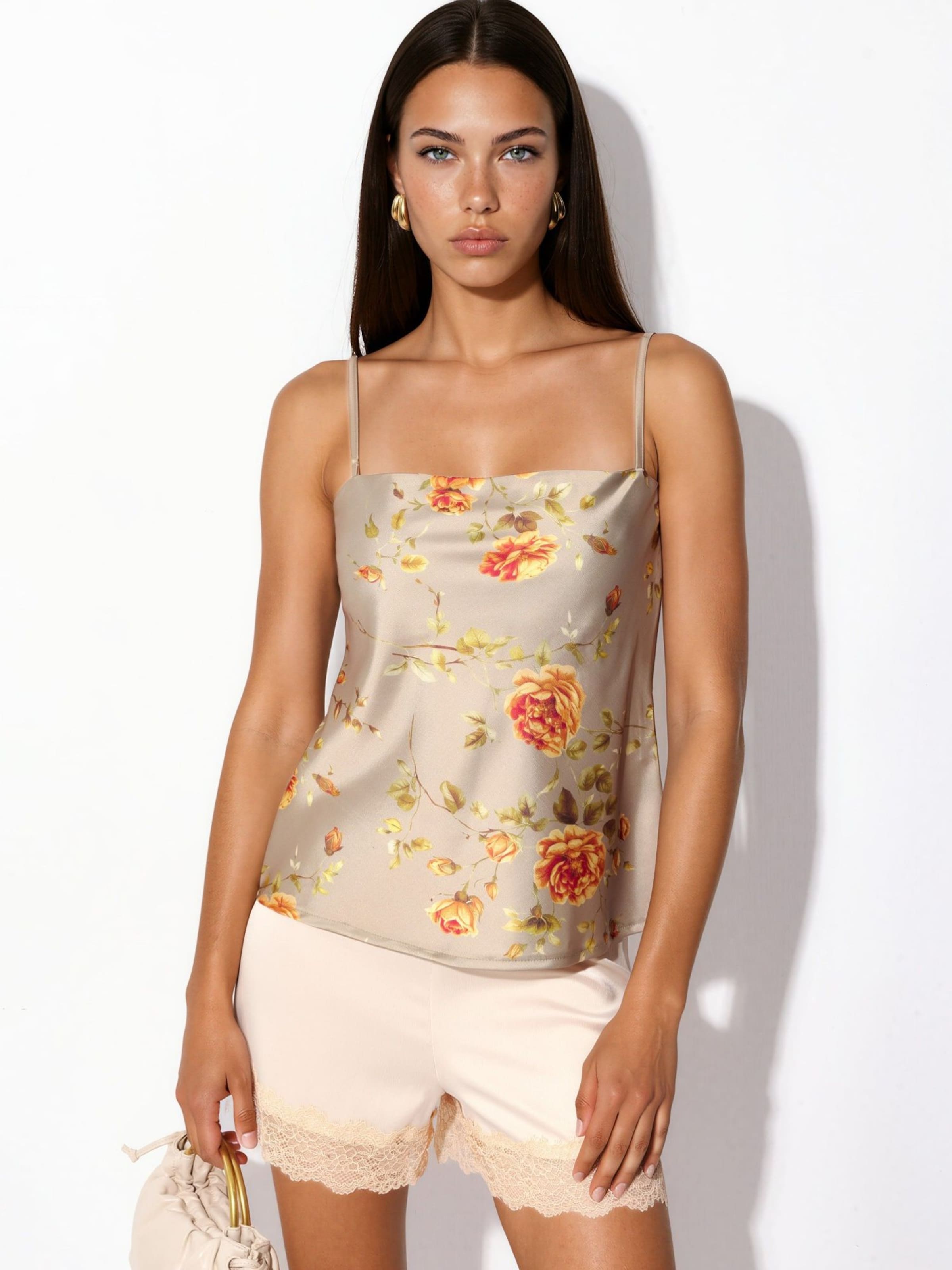 Top di Hiccup in beige: frontale