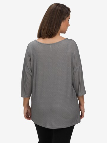 SHEEGO Shirt in Grey