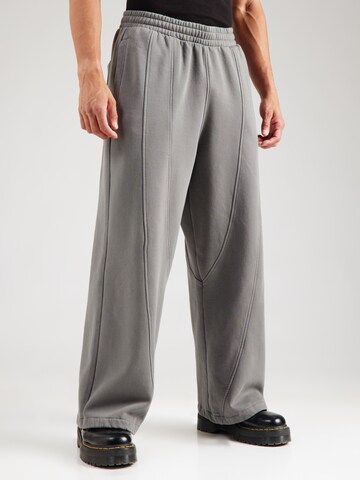 Largi Pantaloni de la WEEKDAY pe gri: față