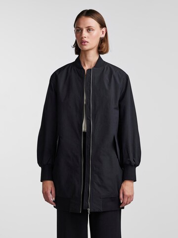 PIECES Between-season jacket 'SINA' in Black: front