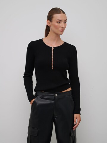 RÆRE by Lorena Rae Shirt 'Jayla' in Black: front