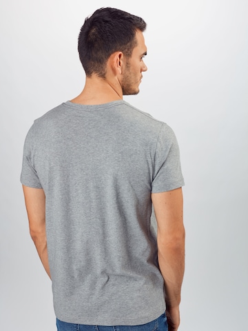 GANT Regular Fit T-Shirt in Grau