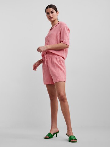 Loosefit Pantaloni 'Stina' di PIECES in rosa