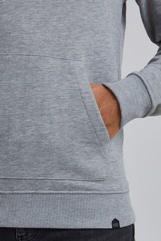 Sweat-shirt 'Sinius' Casual Friday en gris