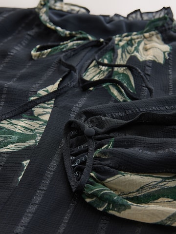 Next Kleid in Schwarz