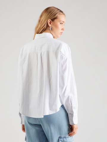 Carhartt WIP Блуза 'Cassel' в бяло