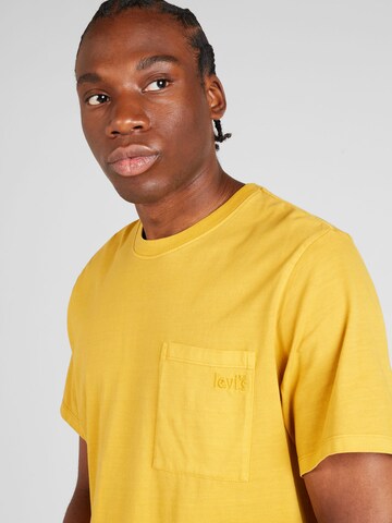 LEVI'S ® Shirt 'SS Pocket Tee RLX' in Gelb
