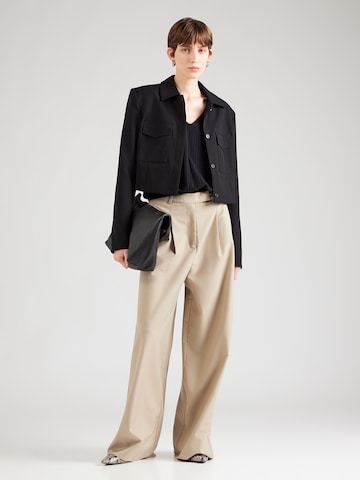 ABOUT YOU Тениска в черно