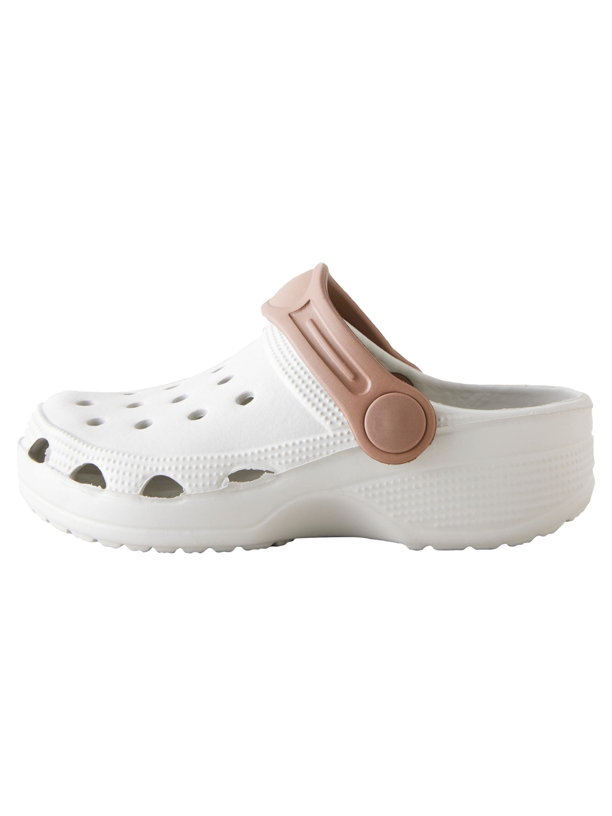 Next Ranna- ja ujumisjalats, värv valge: eest vaates