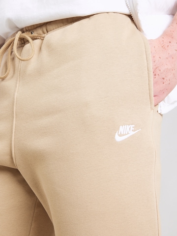 Nike Sportswear Tapered Byxa 'CLUB' i beige