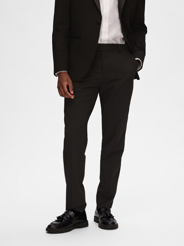 Coupe slim Pantalon à plis SELECTED HOMME en noir : devant