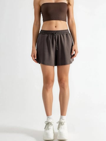 Pantalon Busem en marron : devant