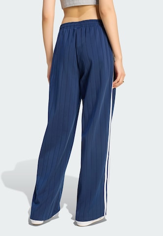 ADIDAS ORIGINALS - Loosefit Pantalón 'Firebird' en azul