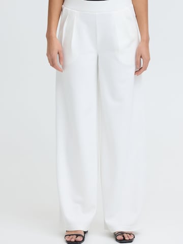 Oxmo Regular Pleated Wide Pant in Weiß