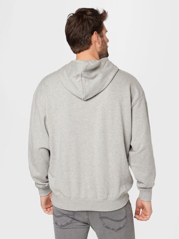 WRANGLER Sweatshirt i grå