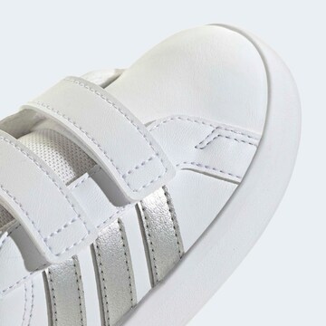 ADIDAS SPORTSWEAR Sneakers in White