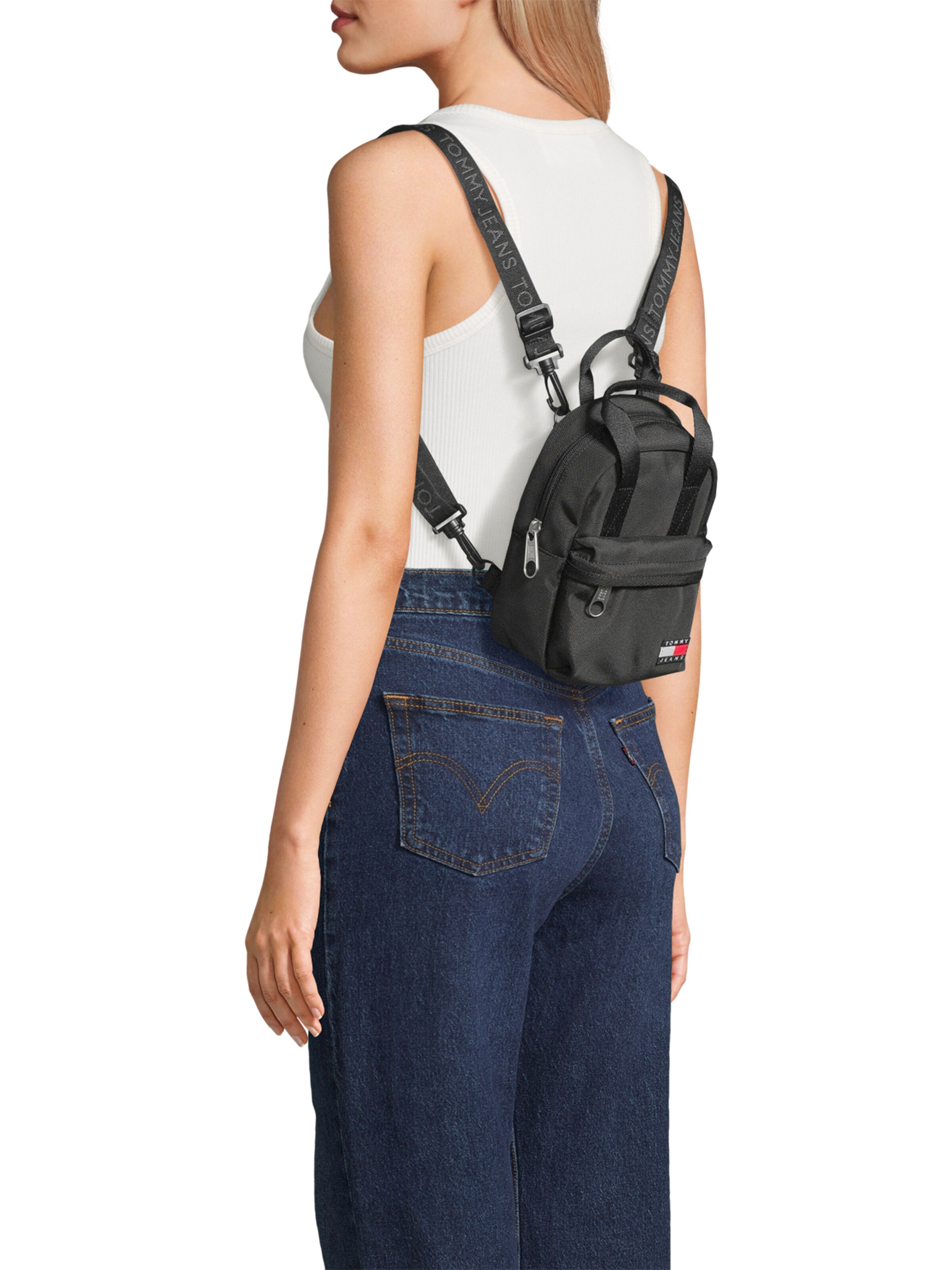Tommy Jeans Hátizsák 'DAILY' - fekete: elől