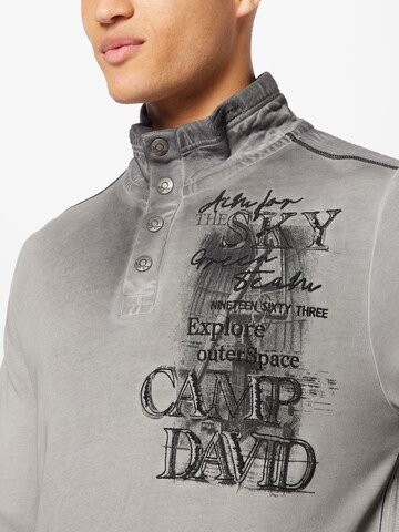 CAMP DAVID - Sweatshirt em cinzento