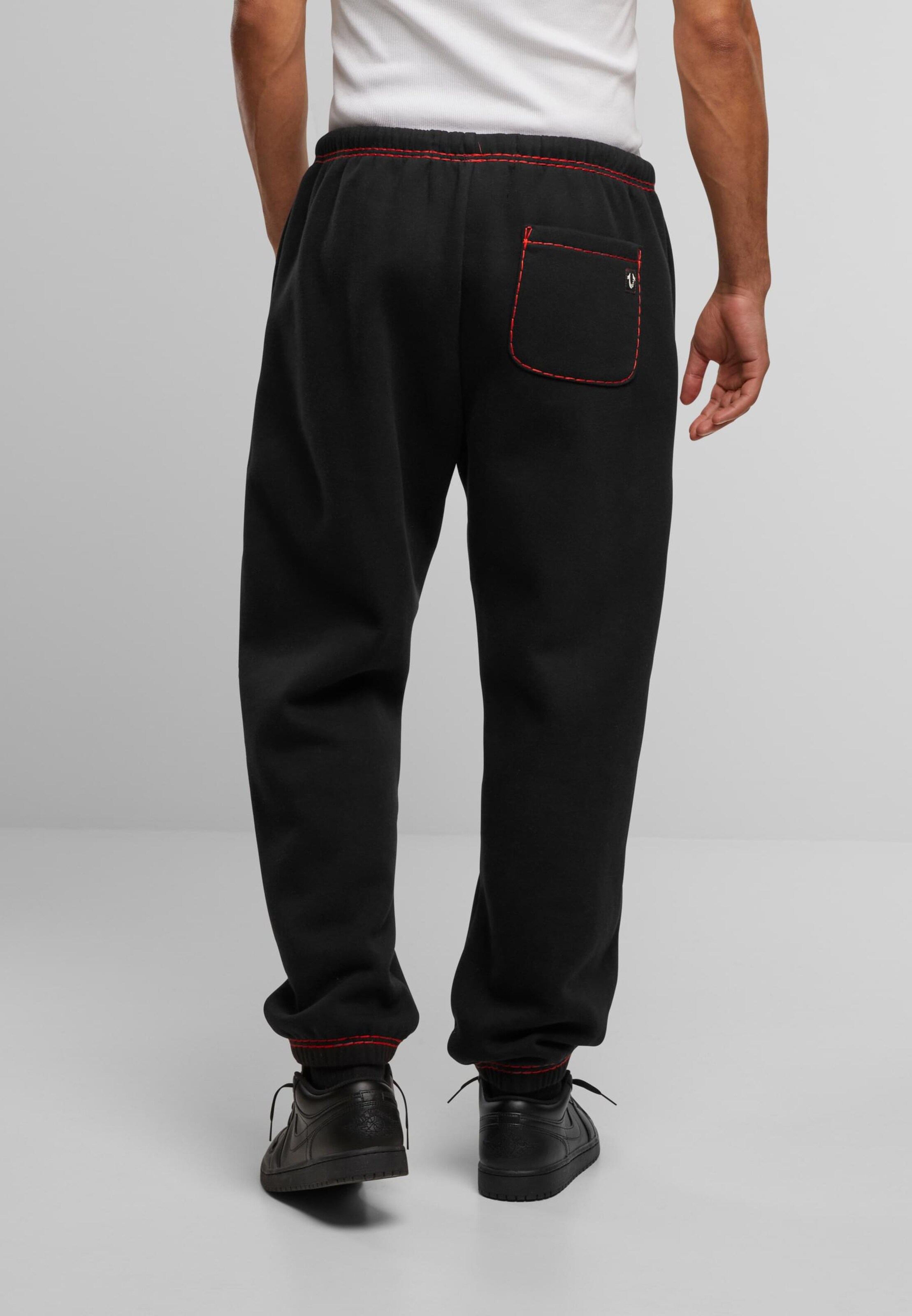 True Religion Tapered Pantaloni pe Negru | ABOUT YOU