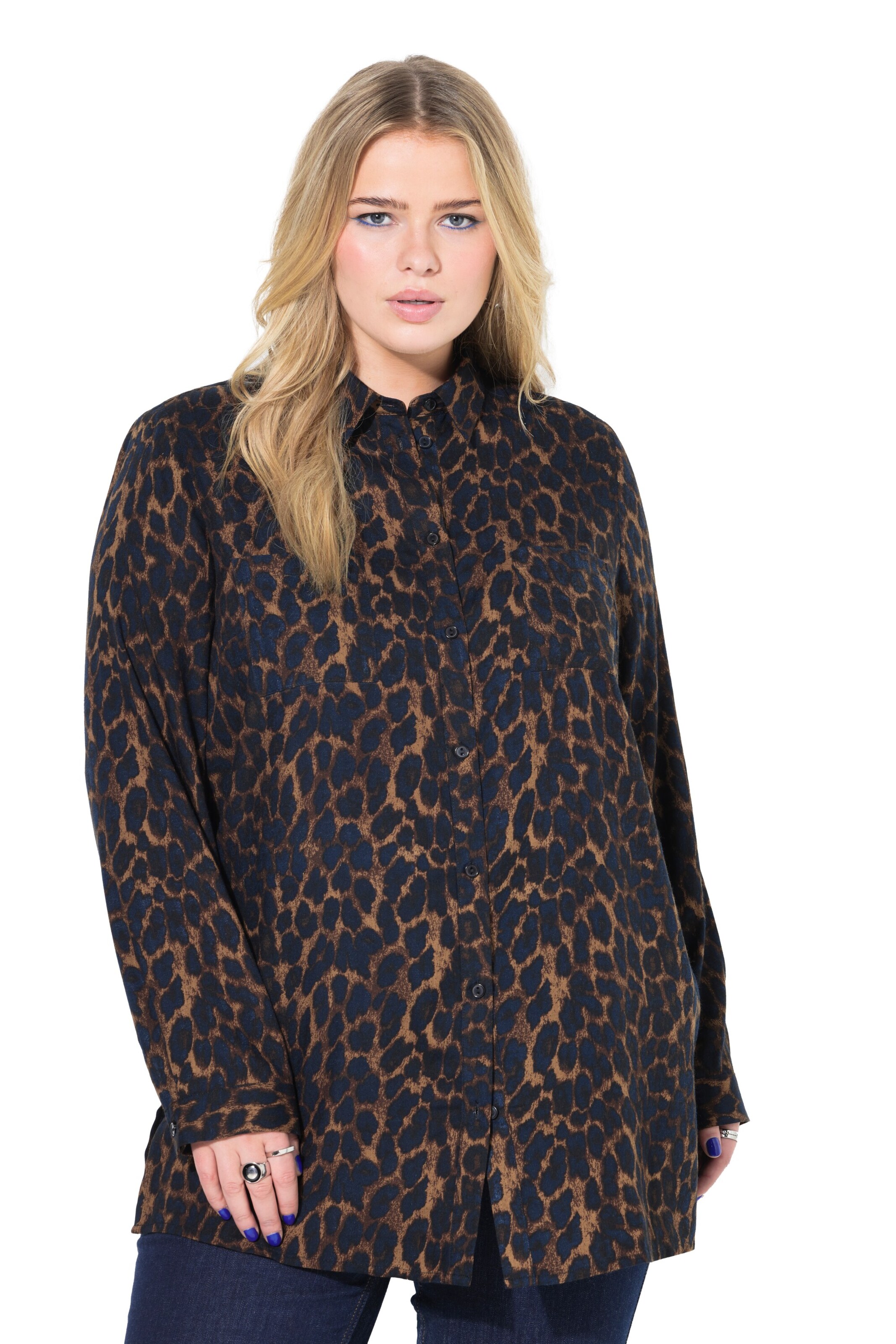 Studio Untold Blouse in Brown: front