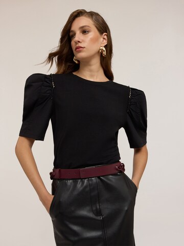 MOTIVI - Top en negro: frente