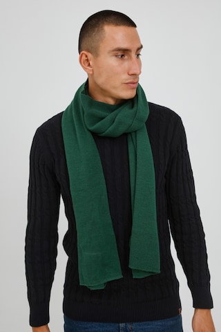 11 Project Scarf 'Fabiao' in Green: front