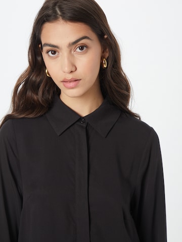 Robe-chemise 'Leyla' mbym en noir