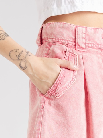 ONLY Loosefit Kalhoty se sklady v pase 'KENYA' – pink