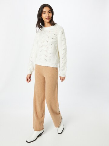 PIECES Sweater 'Kassandra' in White