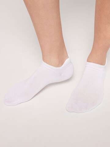 CALZEDONIA Ankle Socks in White: front