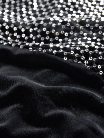 Robe Next en noir