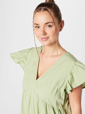 Vero Moda Curve Kleid 'Jarlotte' in Grün