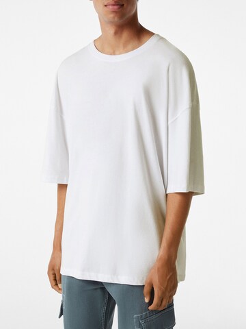 T-Shirt Bershka en blanc