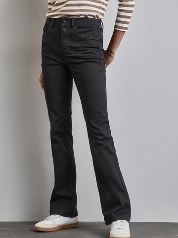 STREET ONE Bootcut Jeans in Schwarz: Vorderseite