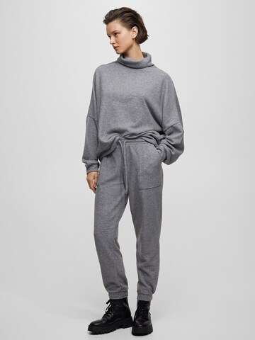 Pulover de la Pull&Bear pe gri