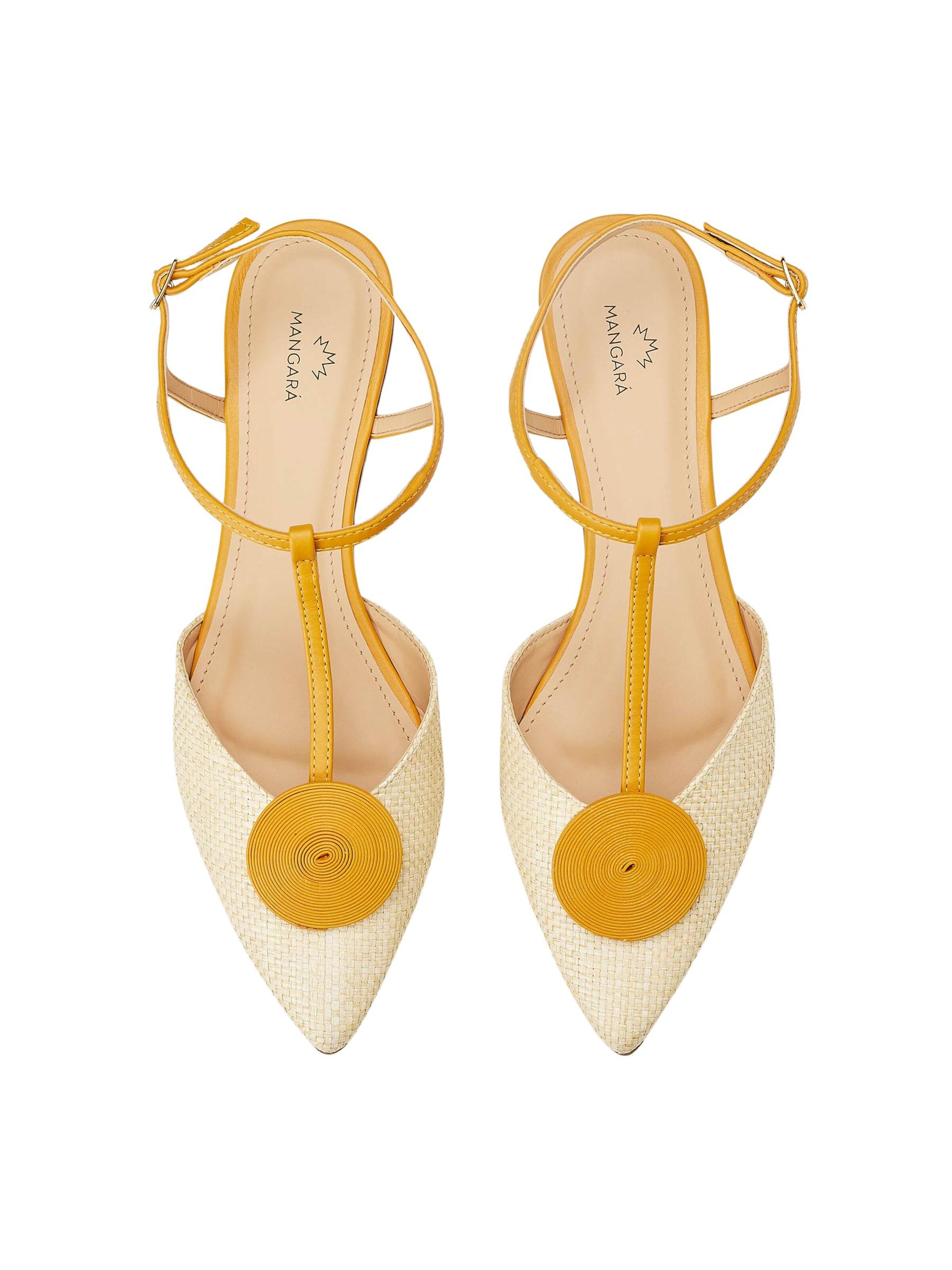 Ballerina 'Sandales Mangara Acerola en raphia avec bride en cuir' di Mangara Atelier in beige